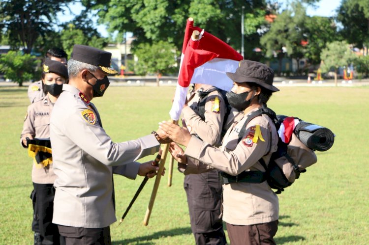 198 Bintara Remaja Ditsamapta Polda NTT Jalani Tradisi Pembaretan, Kapolda NTT : Kegiatan ini Dalam Rangka Memupuk Jiwa Korsa dan Tingkatkan Motivasi Diri