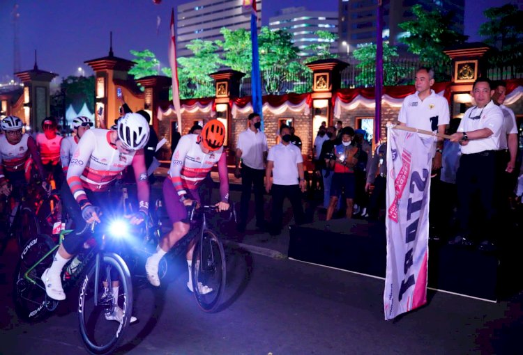 Kapolri Lepas Pesepeda yang Pecahkan Rekor MURI, Gowes Sejauh 508 Km