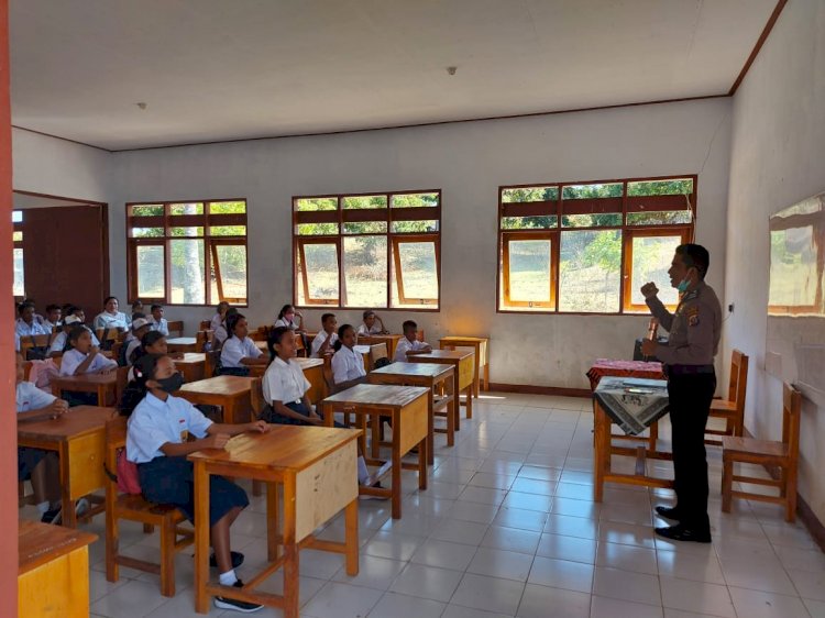 Cegah Kenakalan Remaja Siswa Didik Baru, Polsek RBD Berikan Sosialisasi Binluh