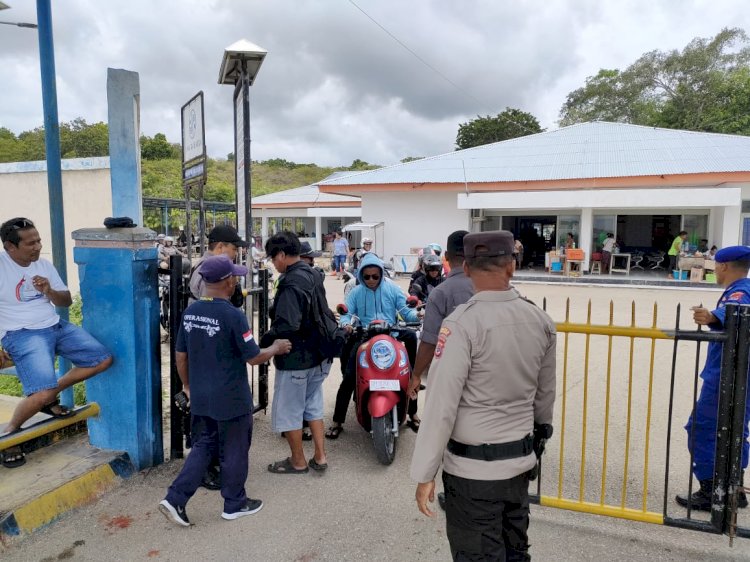 Amankan Jalannya Bongkar Muat Kapal di Pelabuhan, Polsek Pantai Baru Terjunkan Personelnya