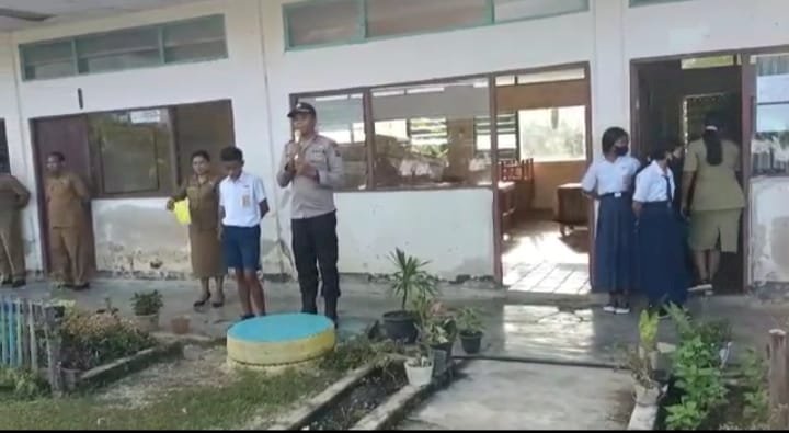 Polsek Goes to School, Kapolsek Rote Timur Pimpin Apel Pagi di SMPN 1 Rote Timur