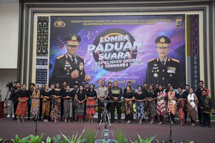 Tutup Final Lomba Paduan Suara, Kapolda NTT : Dengan Bernyanyi Kita Bisa Tingkatkan Sinergitas Antara Semua Elemen Masyarakat