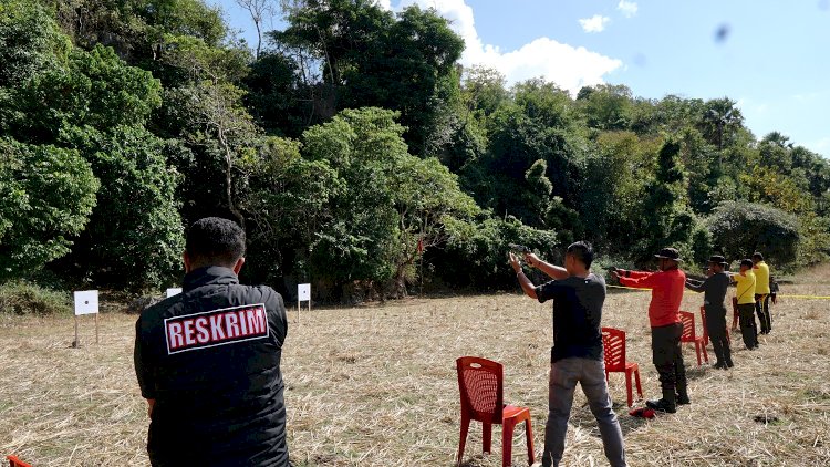 Hari Bhayangkara ke-77, Polres Rote Ndao Gelar Lomba Menembak antar Fungsi Bagian dan Polsek Jajaran