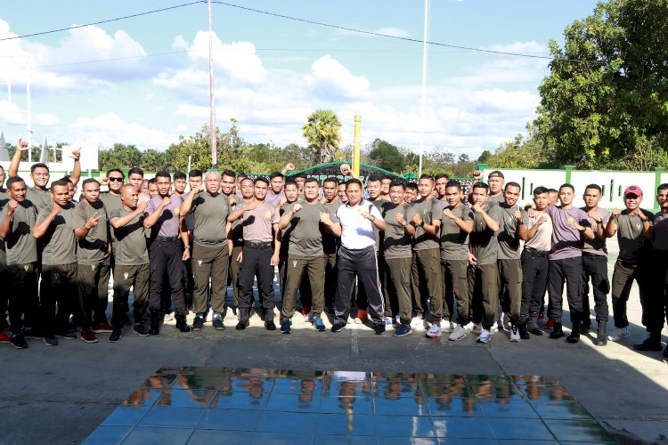 Perkuat Sinergitas TNI-Polri, Polres Rote Ndao Bersama Kodim 1627 Rote Ndao Gelar Olahraga Bersama