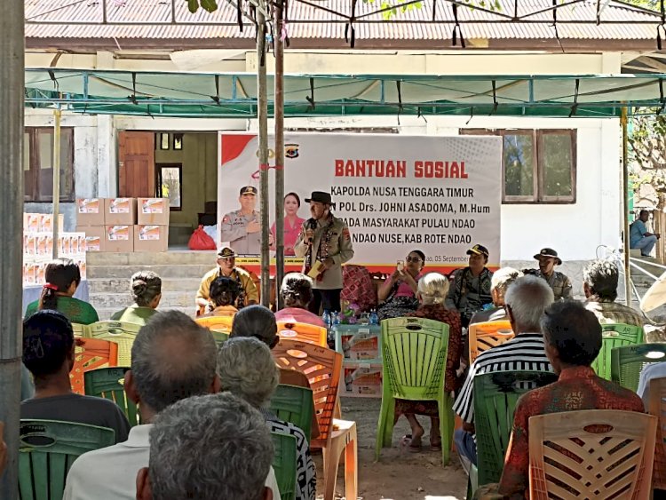 Berkunjung ke Pulau Terpencil Terluar NKRI Pulau Ndao, Kapolda NTT Berikan Bantuan Sosial Kepada Masyarakat