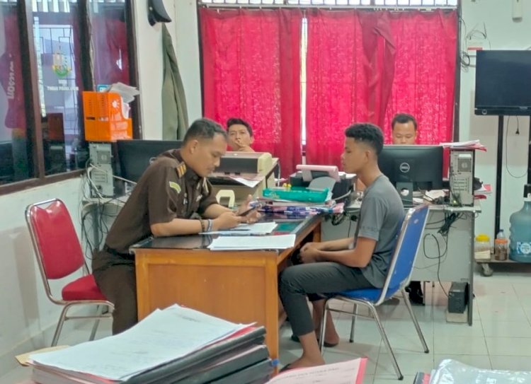 Berkas Perkara P21, Penyidik Serahkan Tersangka Persetubuhan Anak dan Barang Bukti ke JPU