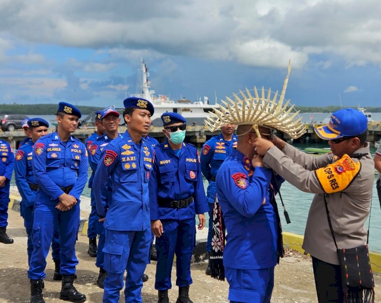 Kapal Patroli Polisi Kutilang - 5005 Ditpolair Korpolairud Baharkam Mabes Polri Sambangi Wilayah Terselatan NKRI Pulau Rote