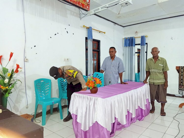 Amankan Ibadah Natal, Personel Polres Rote Ndao dan Jajaran Sterilkan Gereja