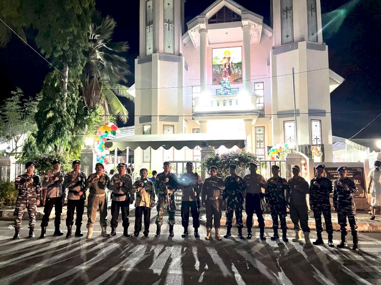 Bersama Dandim 1627 Pimpin Patroli, Kapolres Rote Ndao Pastikan Ibadah Malam Natal di Wilayah Hukum Polres Rote Ndao Aman dan Kondusif