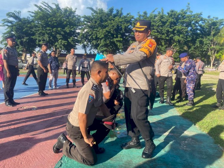 Di Penghujung Tahun, Sebanyak 22 Personel Polres Rote Ndao Mendapat Kenaikan Pangkat Setingkat Lebih Tinggi