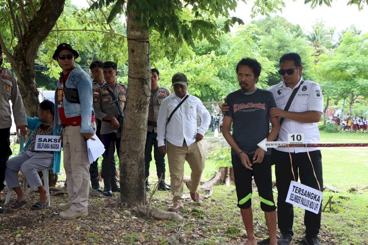 Rekonstruksi Pembunuhan Sadis Oleh Adik Kepada Kakak Kandung, 20 Adegan Diperagakan