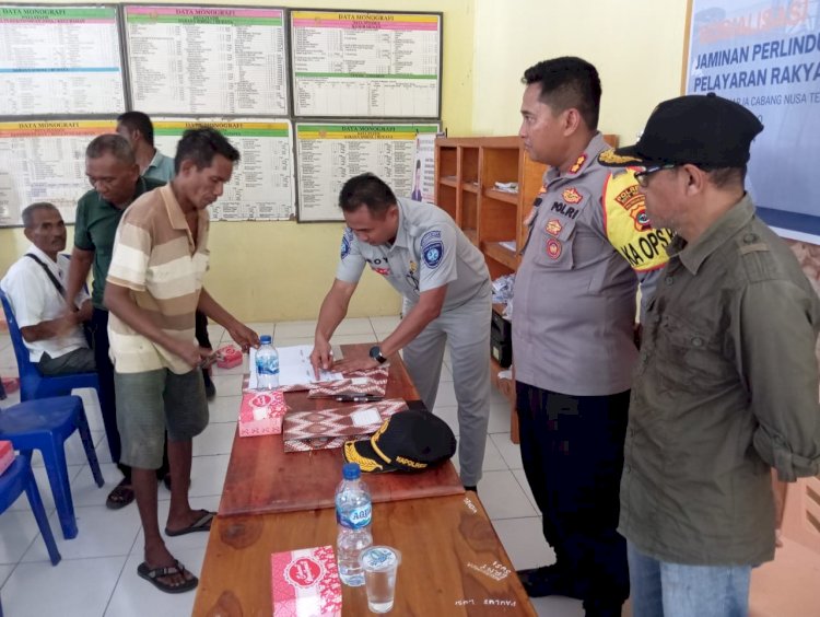 Bersama Jasa Raharja, Kapolres Rote Ndao Sosialisasikan Jaminan Perlindungan Penumpang Kapal di Pulau Terluar Terselatan NKRI