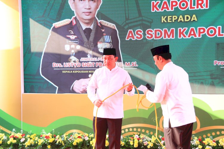 Kapolri. : Idul Adha Moment Jaga Toleransi