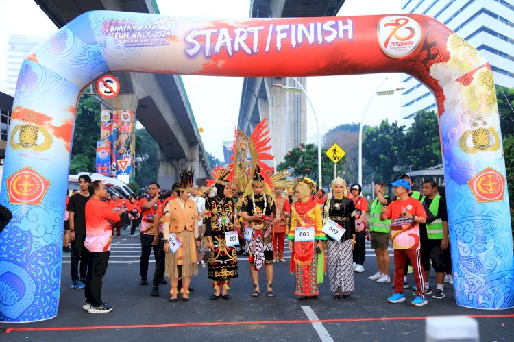 Kapolri Buka Bhyangkara Fum Walk 2024 Bersama Bergerak Untuk Persatuan