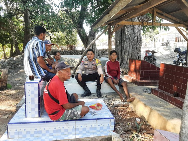 Bhabinkamtibmas Polsek Rote Barat Lakukan Sambang Di Rinalolon