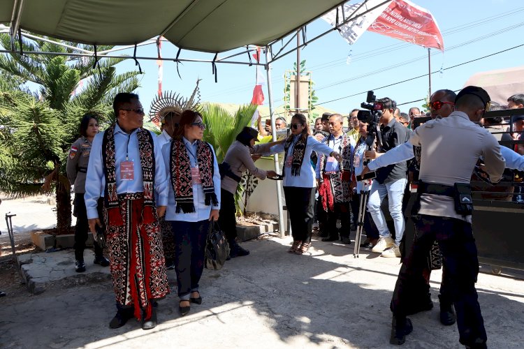 Tahap Pendaftaran Hari Kedua, Bakal Pasangan Calon dan Tamu Undangan Diperiksa Ketat Dengan Metal Detector dan Secdoor Saat Masuk Kantor KPUD
