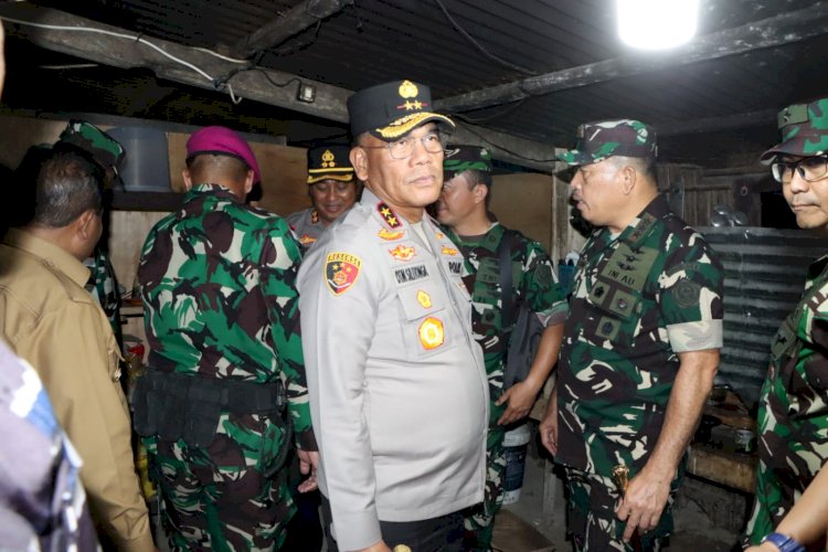 Kapolda NTT Dampingi Pangkogabwilhan II Kunker Ke Pos Pam Puter Desa Oeseli