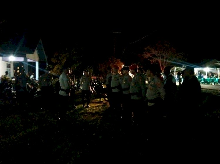 Tahapan Kampanye Pilkada Serentak 2024,Personel Polres Rote Ndao Amankan Kampanye Calon Pilkada Di Desa Lidabesi