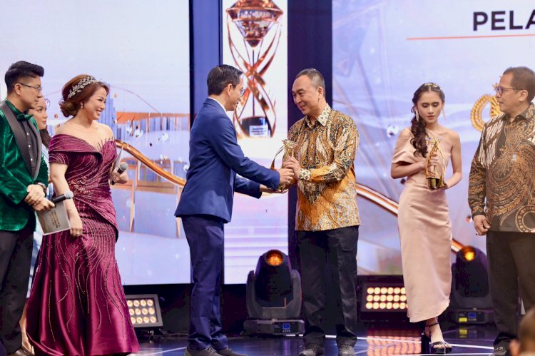 Polri Raih Penghargaan Lembaga Dengan Pelayanan Dan Komunikasi Terbaik
