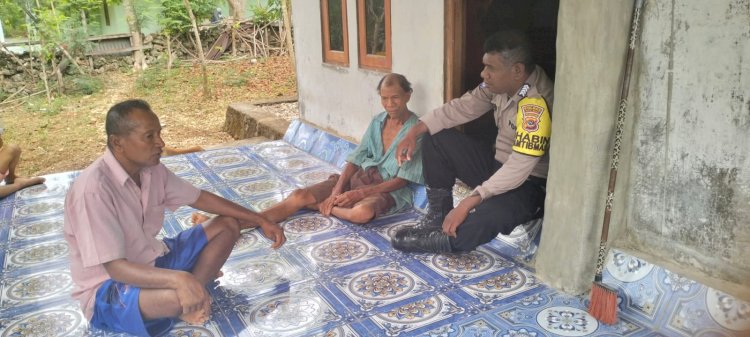 Upaya Bhabinkamtibmas Menjaga Keamanan dan Ketertiban Menjelang Pilkada 2024 Kabupaten Rote Ndao di Rote Selatan