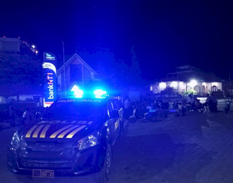 Patroli Lampu Biru Polsek Lobalain Untuk Jaga Kamtibmas