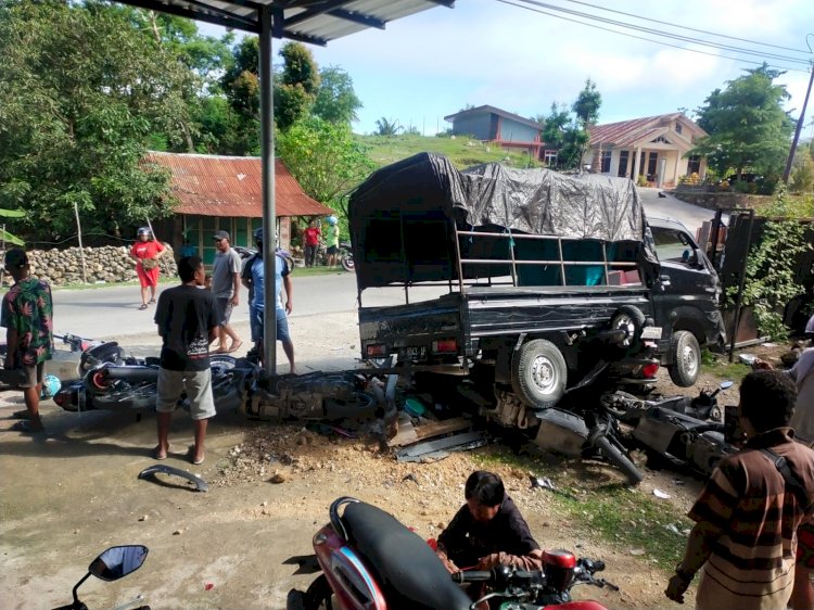 Pick UP Tabrak 6 Motor 3 Korban Alami Luka Luka