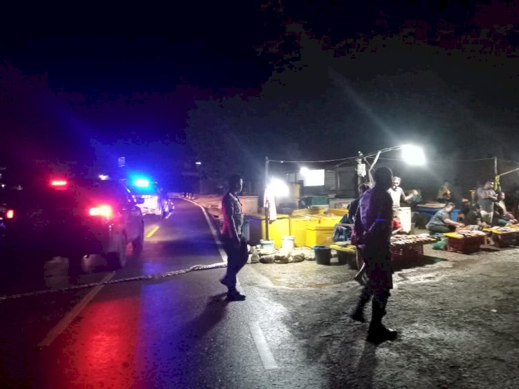Patroli Lampu Biru Polsek Lobalain Upaya Pencegahan Potensi Gangguan Kamtibmas