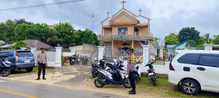 Pengamanan Tempat Ibadah Oleh Personel Polsek Pantai Baru