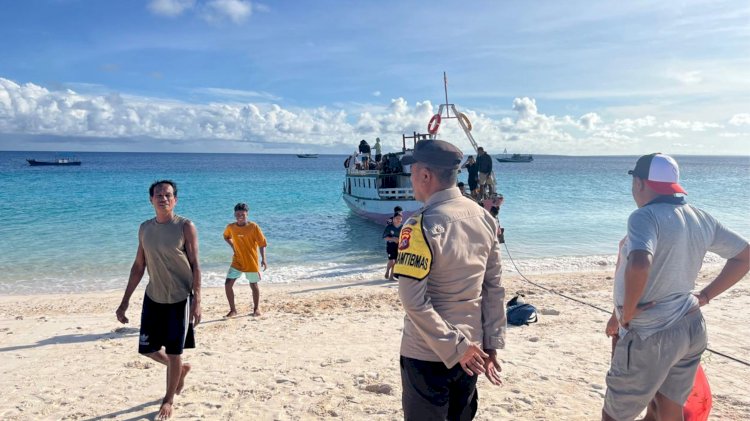 Patroli dan Pengamanan Oleh Personel Polsubsektor Ndao Nuse di Pelabuhan Rakyat Pulau Ndao