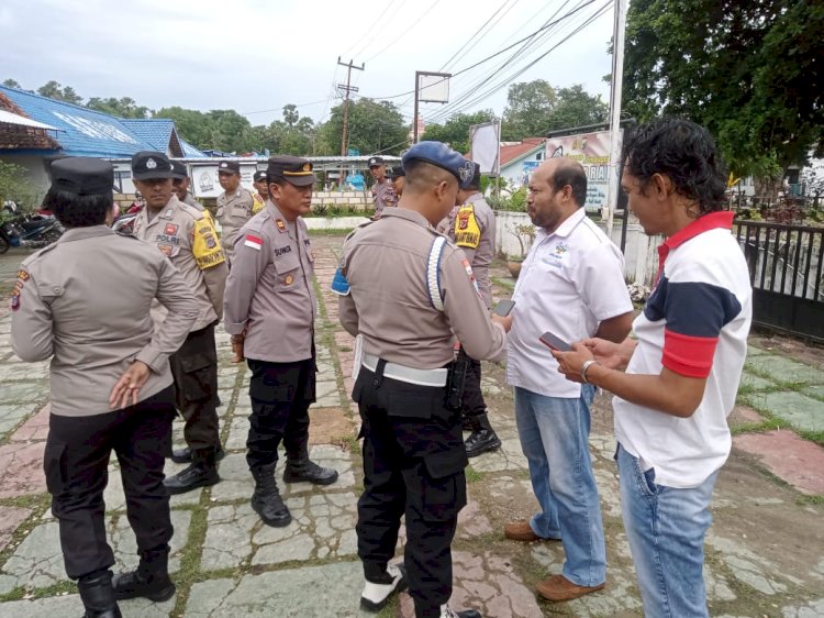 Kapolsek Lobalain Sidak Handphone Personelnya Cegah Judol