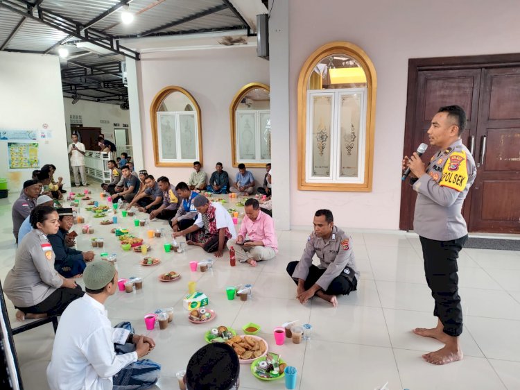 Polsek Lobalain Menggelar Buka Puasa Bersama Di Mesjid Al Ikwan Baa