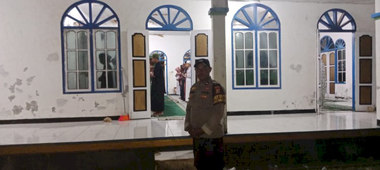 Pengamanan Tarawih Oleh Personel Polsek Pantaibaru Upaya Untuk Jamin Kamtibmas Dan Kenyamanan Warga
