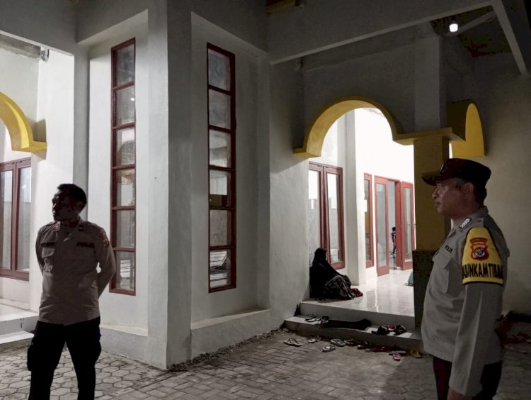Polsek Rote Barat Daya Lakukan Pengamanan Sholat Tarawih