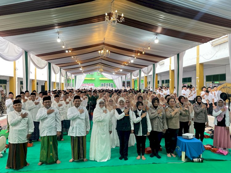 Polri Gelar “Rise and Speak” Ngabuburit Bersama Santri di Bekasi: Cegah Kekerasan dan Perdagangan Orang