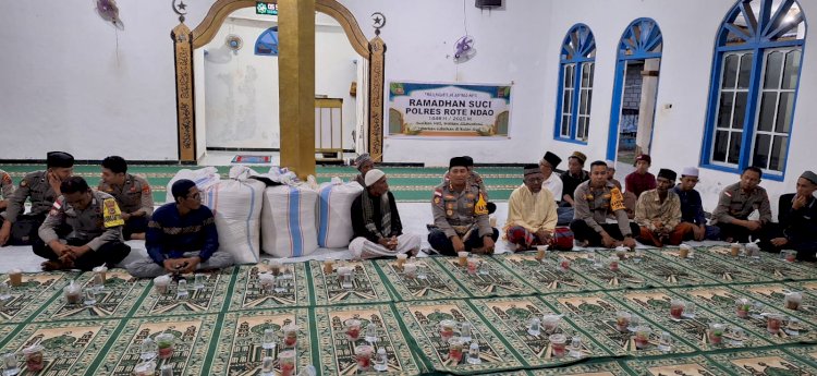Safari Ramadhan Kapolres Rote Ndao Dan PJU Buka Puasa Bersama Di Mesjid Ar Rahman
