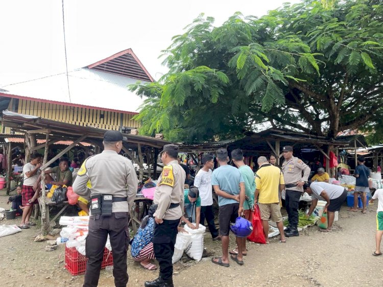 Patroli preventif Personel Polsek Rote Barat Laut Jamin Keamanan Masyarakat