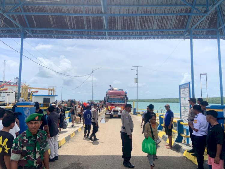 Monitoring Arus Balik Idul Fitri Melalui Pos Pelayanan Operasi Ketupat Turangga 2025 Polres Rote Ndao
