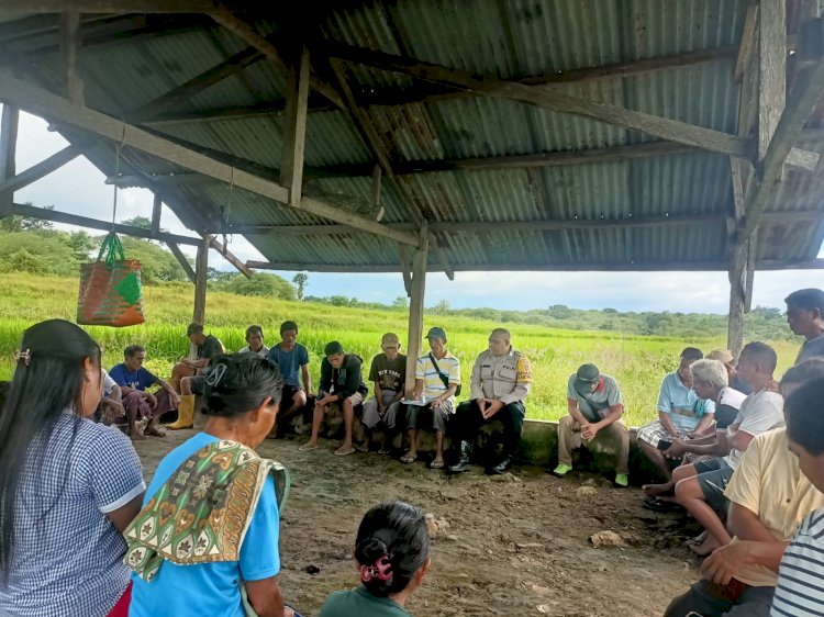 Bhabinkamtibmas Polsek Pantaibaru Hadiri Kearifan Lokal Warga