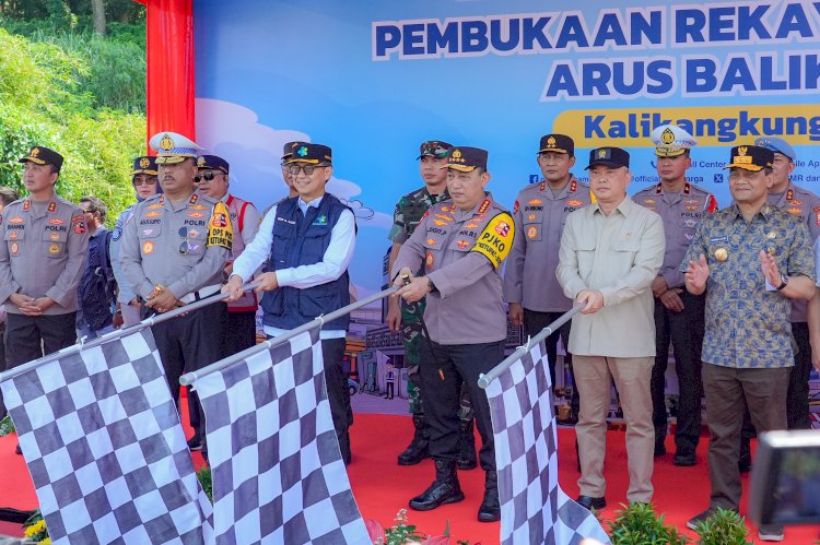 Polri Lepas Flag Off One Way Nasional Arus Balik Lebaran 2025 di KM 414 Sampai KM 70 Hari Ini