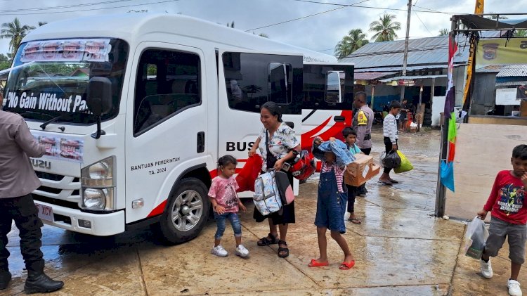 Polres Rote Ndao Gelar Angkutan Gratis Bagi Masyarakat Dari Pelabuhan Pantaibaru Menuju Terminal Metina