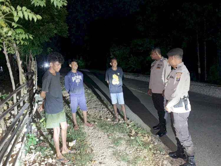 Patroli Malam Personel Polsek Rote Tengah Untuk Pastikan Keamanan Masyarakat