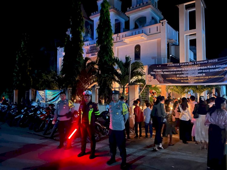 Pengamanan Ibadah Malam Paskah Umat Katolik Di Kabupaten Rote Ndao Berjalan Aman