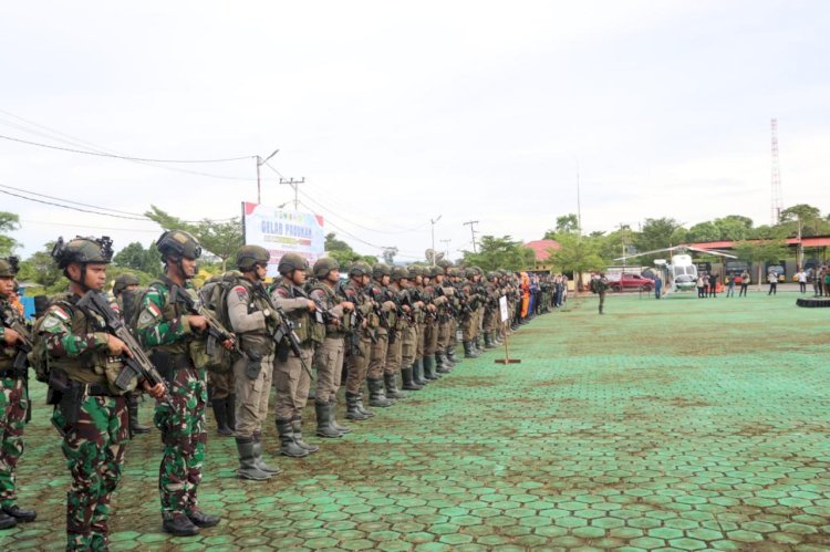 Kapolda Papua Barat Cek Kesiapan Personel dan Peralatan dalam Misi Kemanusiaan Operasi AB Moskona 2025