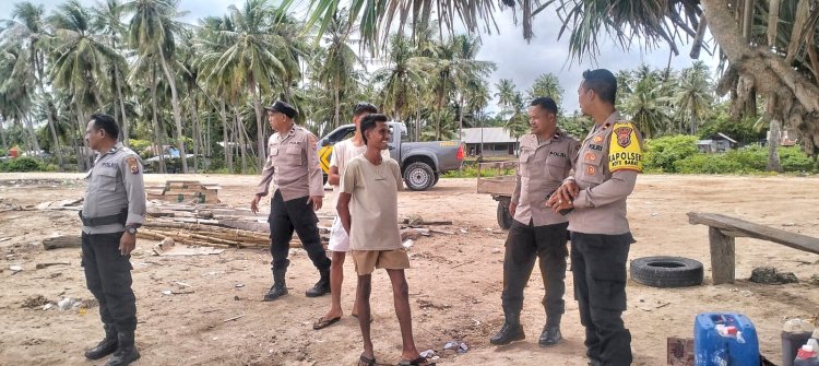 Jaga Kamtibmas Tetap Kondusif, Kapolsek Rote Barat Bersama Personel Lakukan Patroli Dialogis