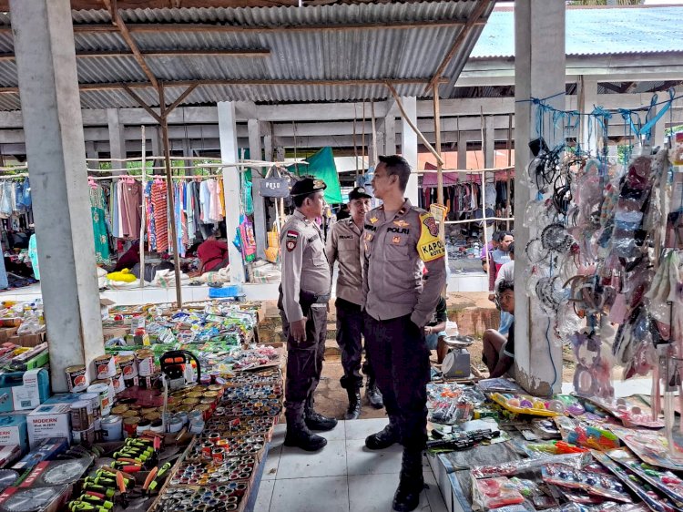Pengamanan Pada Pasar Sedeoen Dipimpin Langsung Kapolsek Rote Barat
