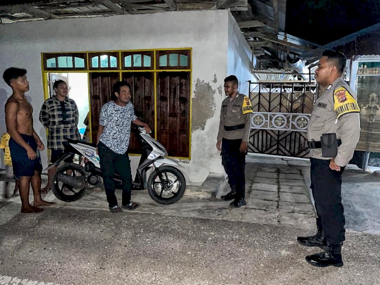 Personel Polsek Rote Barat Laut Gelar Patroli Malam Untuk Cegah Aksi Premanisme