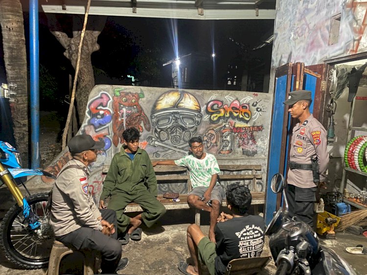 Patroli Malam Personel Polsek Rote Barat Daya Untuk Ciptakan Rasa Aman Bagi Masyarakat