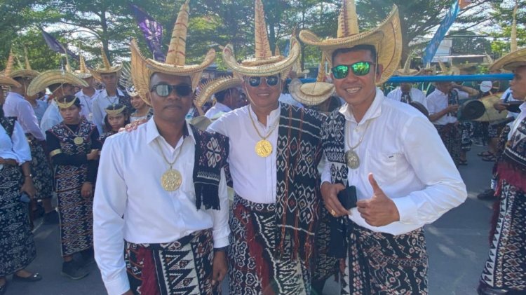 Dengan Pakaian Adat Rote, Personel Polres Rote Ndao Meriahkan Pagelaran Budaya Bhayangkara Kupang Exotic Festival 2025