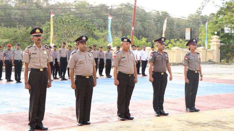 Sebanyak 24 Personel Polres Rote Ndao Naik Pangkat, Kapolres Pimpin Upacara Korps Raport