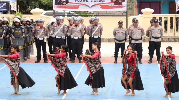 Sanggar Seni SMA 1 Rote Barat Laut Turut Memeriahkan Peringatan Hari Bhayangkara Ke 79 Polres Rote Ndao